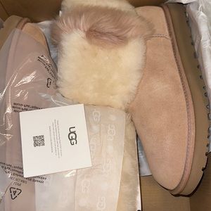 Classic mini WISP  UGG size 10 brand new wrapped!